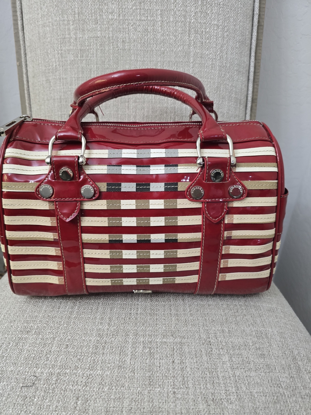 Auth Vintage Burberry Red Patent Leather Novacheck Chester Bowling Bag EUC
